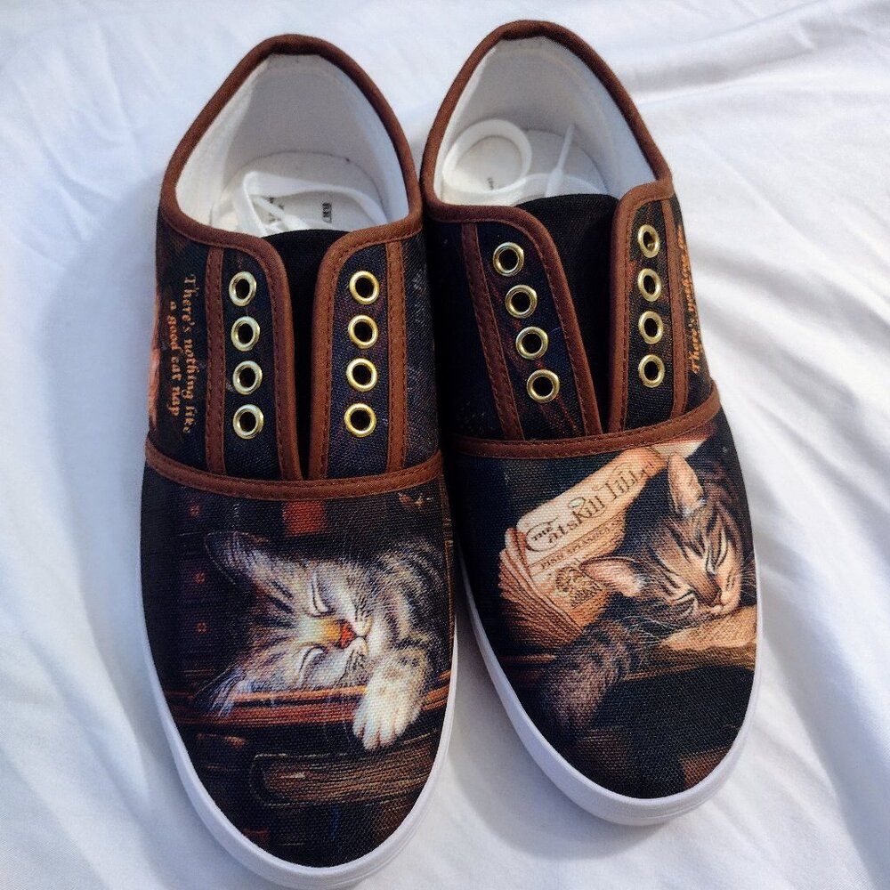 NEW The Bradford Exchange Women’s “Cat Nap” Low Top Lace Up Sneakers - Size 8.5